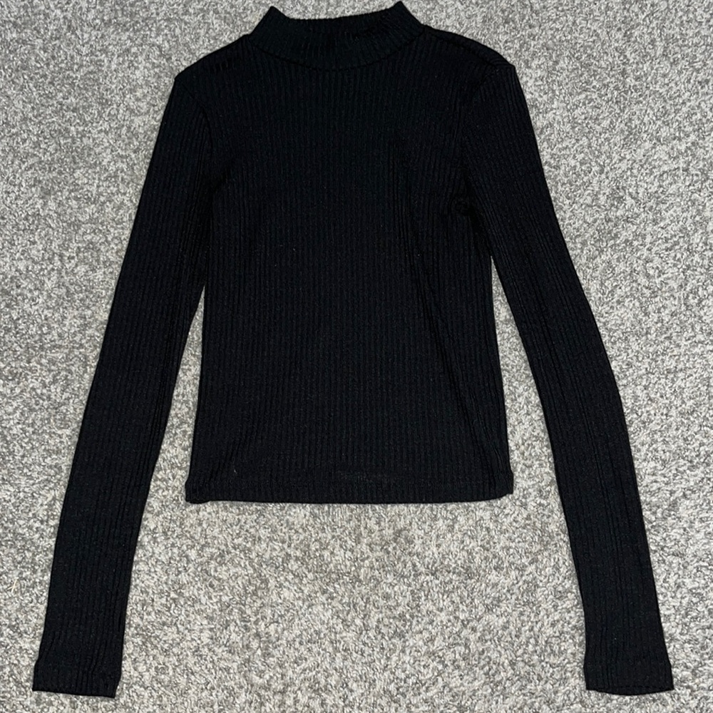 Black turtle neck long sleeve shirt